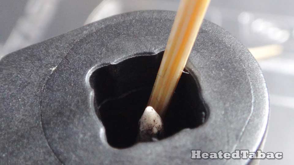 HiTaste P8 可用牙簽清潔煙艙底部